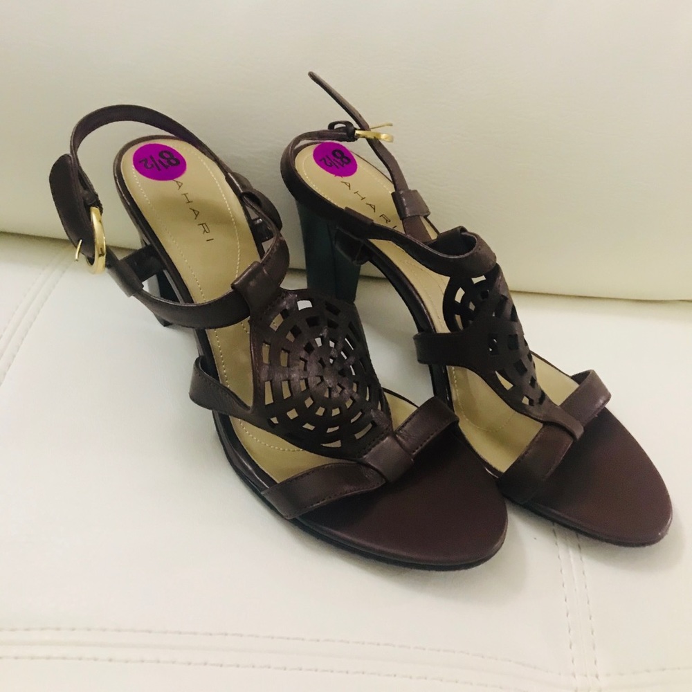 Tahari sandals